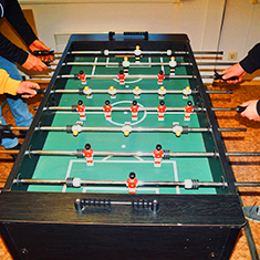 Freizeitgestaltung mit Tischkicker